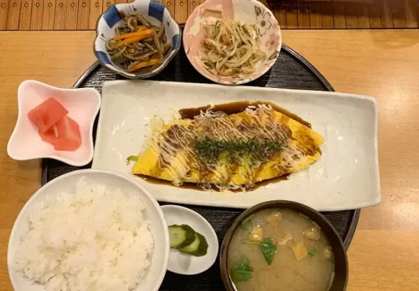 Teishoku meal and fruit sando at Kitchen Taro (キッチンTARO) in Muko, Kyoto, a cozy local diner