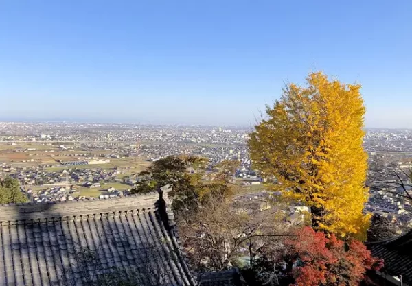 Karst landscape at Myoshoji Temple (明星輪寺) on Kinseizan (金生山) in Gifu Prefecture, a serene Buddhist shrine
